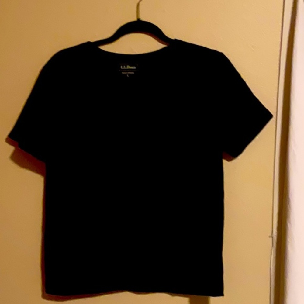 L.L. Bean women’s tee large
